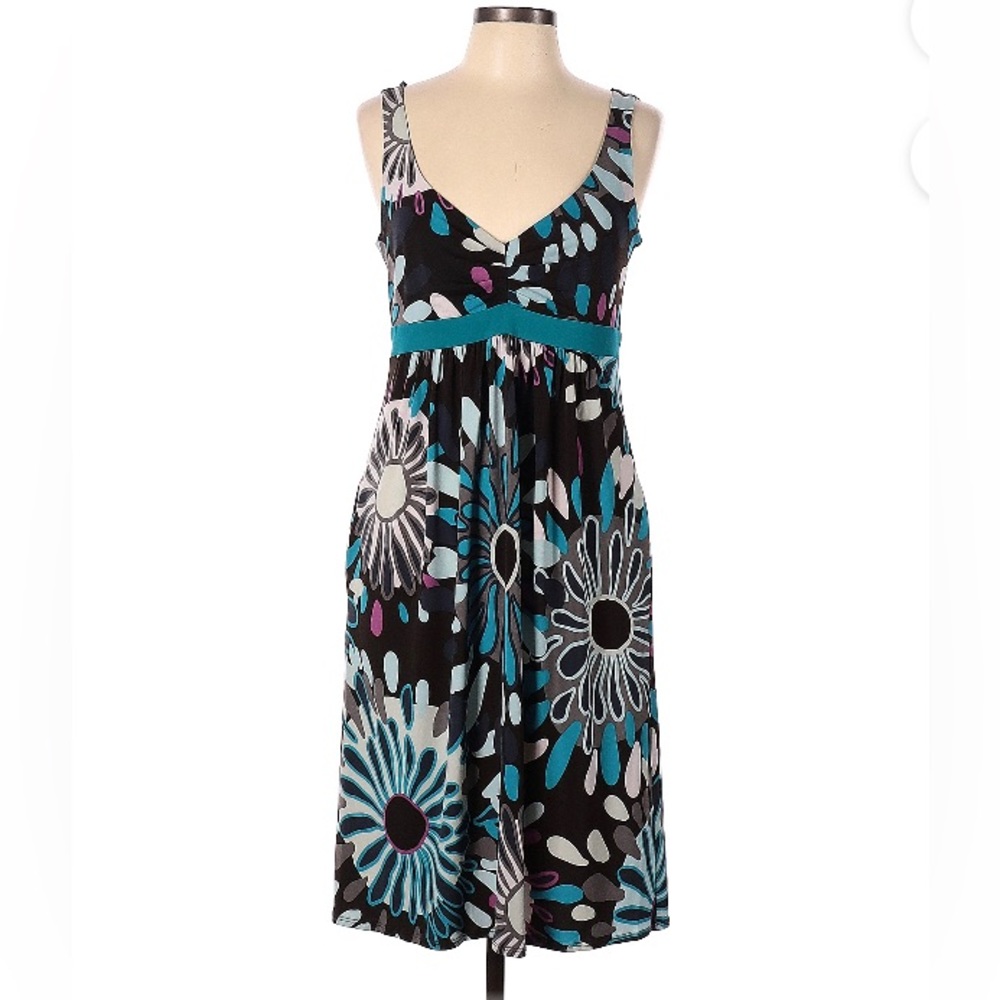 Donna Morgan floweburst pattern sleeveless Dress. Great Design. Size 8